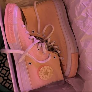 Pink men’s size 9 Converse Chuck 70 Hi Sneakers
